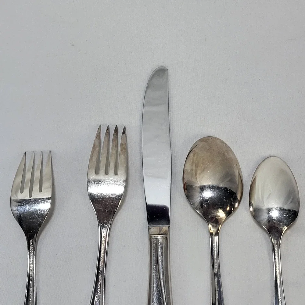 Oneida Silverplate Flatware Affection Pattern 5 Pc Place Setting Floral Scroll